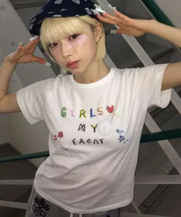 팬시 클럽 한정판 Doodle Fancy Tee