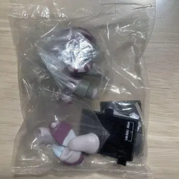 입체 포켓몬 도감 극장판 파르키아&지우(사토시) 피규어 가챠