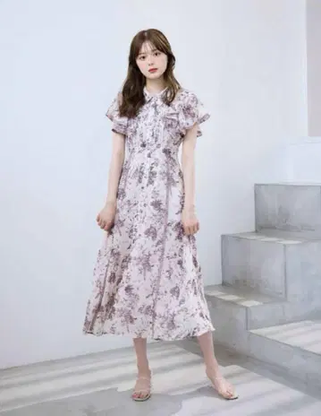 Anmille 플라워 프릴 턱 OP 블랙