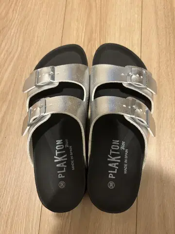 "새상품급" PLAKTON 실버 컴포트 샌들