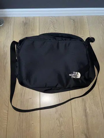 THE NORTH FACE 블랙 숄더백 NM82334