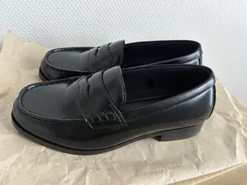 CHARAKIES 블랙 로퍼 230 EE