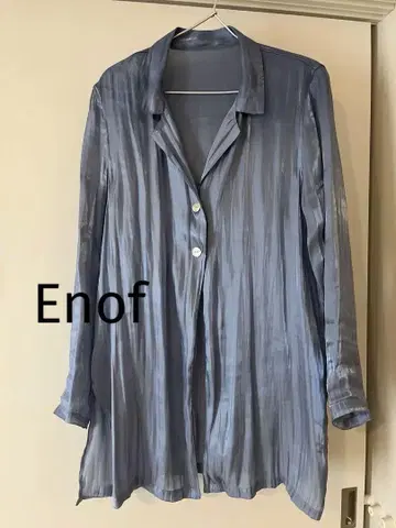 Enof 이나프 광택감 있는 라이트 블루 긴팔 셔츠