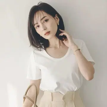 anuans / 실크 터치 코튼 U 넥 T 셔츠