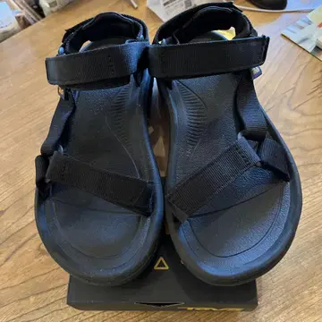 Teva 블랙 스포츠 샌들