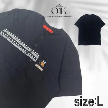 버튼이 달린 블랙 티셔츠 L 사이즈