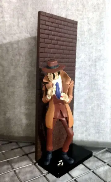루팡 3세, 젠가타 경부, 잠복 수사 장면, 12cm