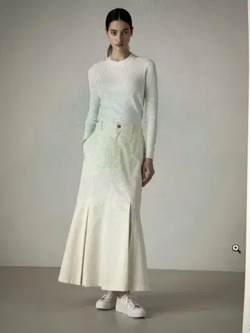 ADORE 하이덴시티 치노 스커트 색상 블랙 정가 39600