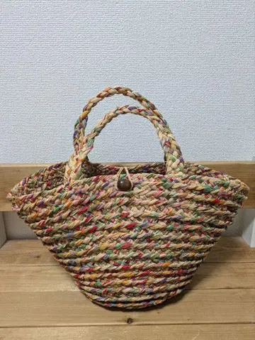 다색 바스켓백 소