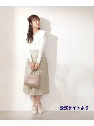 프로포션 바디 드레싱 자수 플라워 스커트