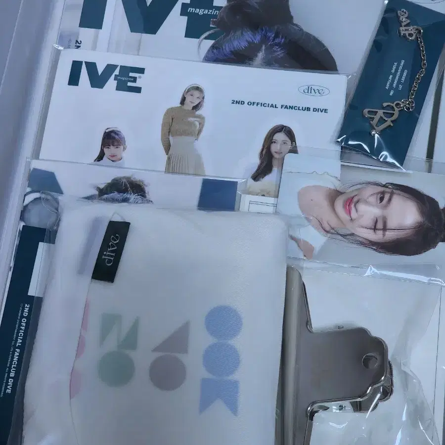 IVE | 아이브 Ive Official Fan Club 2nd Generation Dive Kit