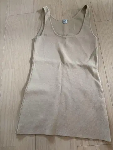 토템 베이지 컴팩트 탱크탑 32
