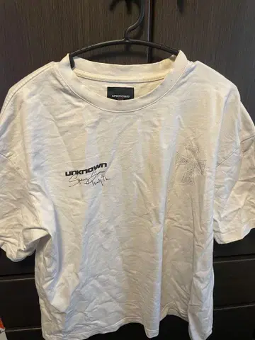 UNKNOWN 화이트 티셔츠