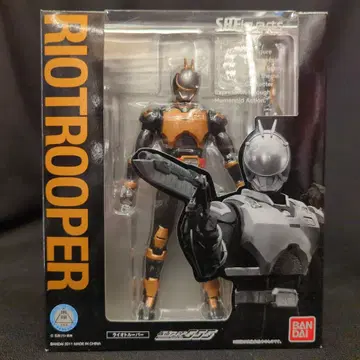 반다이 S.H.Figuarts 가면라이더 파이즈 라이오 트루퍼