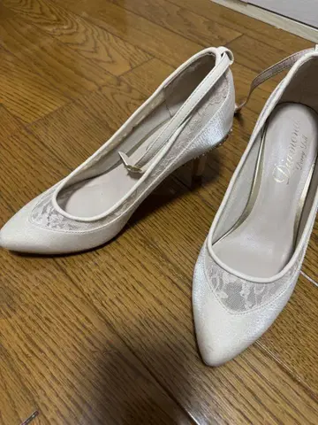 아이보리 레이스 하이힐