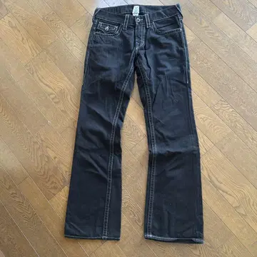 True Religion 블랙 부츠 컷 데님 스와로브스키