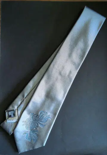Emporio Armani 아르마니 실버 넥타이