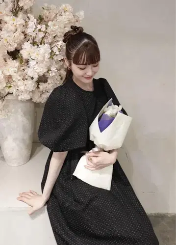 미사용 새상품 Acka 퍼프 슬리브 볼륨 원피스