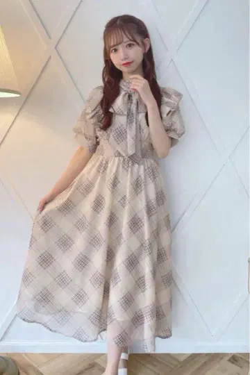 evelyn 하타미사키 콜라보 체크 무늬 프릴 옷깃 롱 원피스