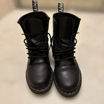 닥터 마틴 블랙 하이컷 부츠