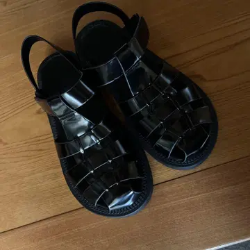 자라 블랙 스트랩 샌들
