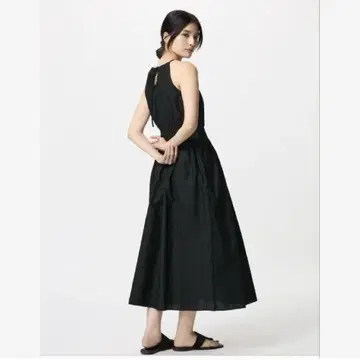 완판 새상품 유니클로 홀터넥 원피스 슬리브리스 블랙 2XL