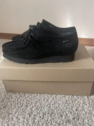 클락스 Wallabee GTX 블랙 26.5