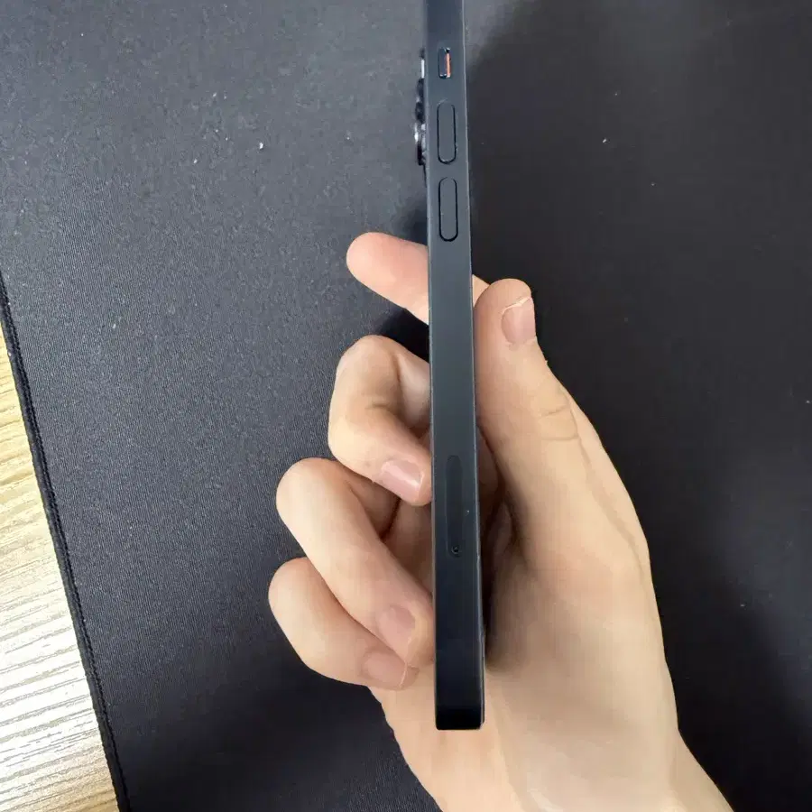 Apple iPhone 14 ブラック 本体　美品　128GB ミッドナイト Amazon | 【整備済み品】 Apple iPhone 14 128GB ミッドナイト
