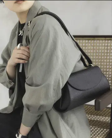 오렌티 가죽 크로스 바디 백