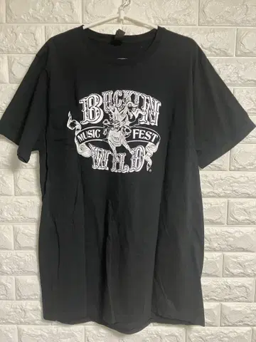buckin wild 백 프린트 뮤직 페스티벌 티셔츠 L