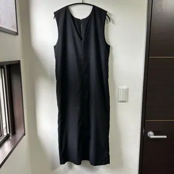 NANO universe 블랙 슬리브리스 롱 원피스