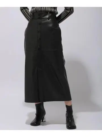 HARE 프론트 버튼 슬릿 가죽 타이트 스커트 블랙