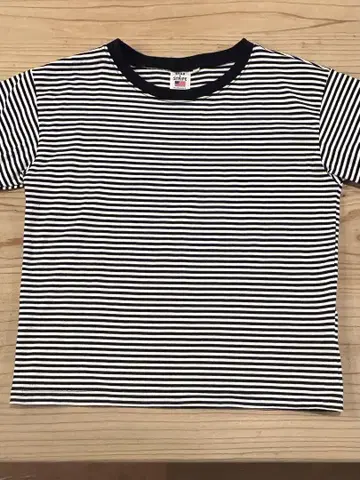 STAR STRIPE 화이트/블랙 스트라이프 반팔 티셔츠