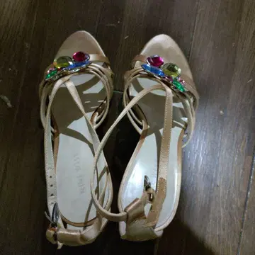 나인 허리 컬러풀 스톤 베이지 샌들