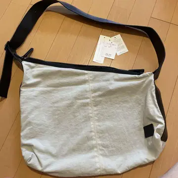 Y's 숄더백 화이트