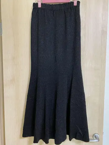 라메 믹스 블랙 플레어 롱 스커트