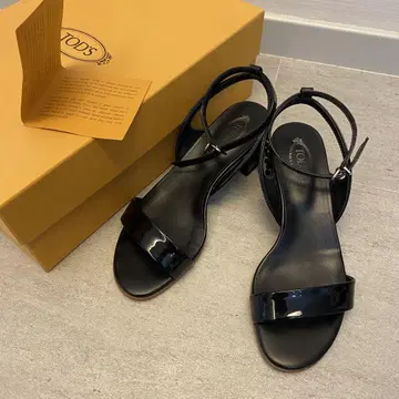 TOD'S 블랙 샌들 35