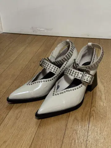 jeffreycampbell 스터드 신발 펌프스