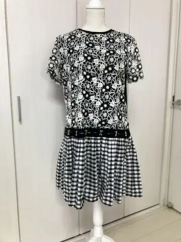 자라 컷워크 레이스와 체크 반팔 원피스 M 사이즈