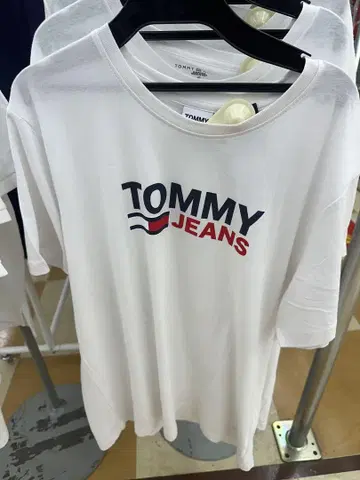 TOMMY JEANS 화이트 티셔츠