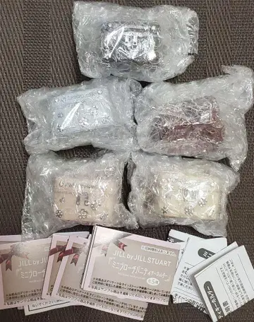 질스튜어트 미니 브로치 베니티 키링 전 5종