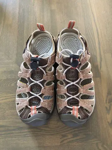 KEEN 킨 우먼스 위스퍼 샌들 WHISPER