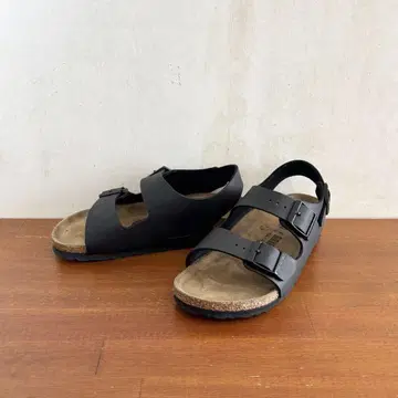 컨디션 최상 버켄스탁 밀라노 23.0cm 블랙