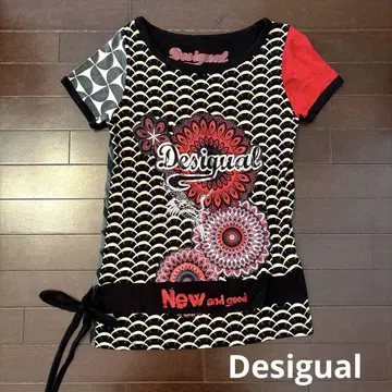 Desigual 반팔 티셔츠 플라워 무늬 그레이 블랙 레드 패션
