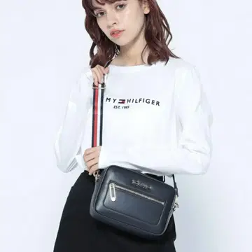 숄더백 아이코닉 카메라 백 TOMMY HILFIGER 블랙