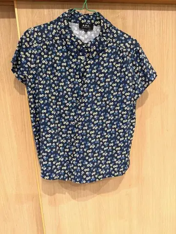 아페쎄(A.P.C.) 꽃무늬 반팔 셔츠 S 사이즈