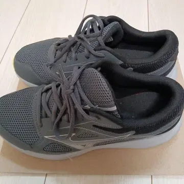 Mizuno 스니커즈 블랙 맥시마이저 26/ 26cm