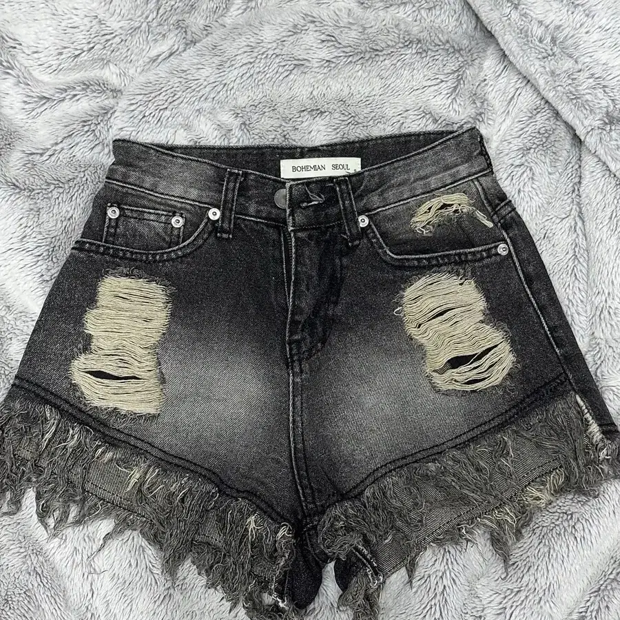 bohemian seoul Damage Washig Shorts ボヘムソ bohemian seoul DAMAGE WASHING SHORTS - メルカリ