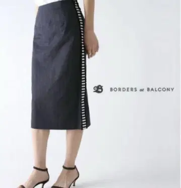 BORDERS AT BALCONY 데님 스커트 사이드 보더 프릴 라인