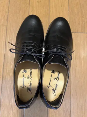 Marie Louise 블랙 가죽 신발 사이즈 38